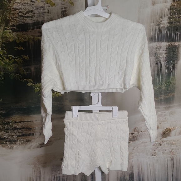 None Sweaters - New! Womens Medium Cream Cable Knit Cropped Sweater and Shorts Set